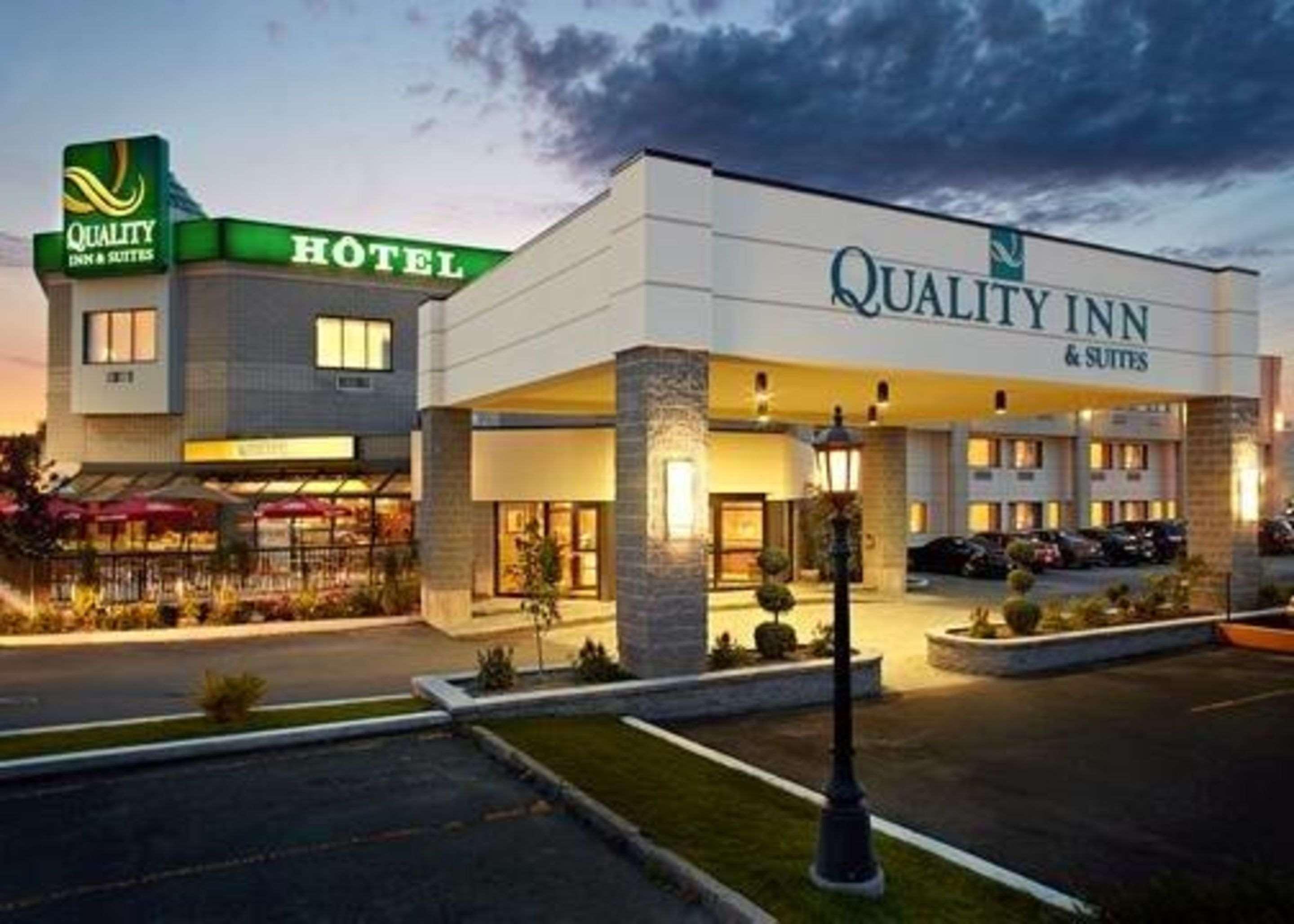 Quality Inn & Suites Brossard Eksteriør bilde