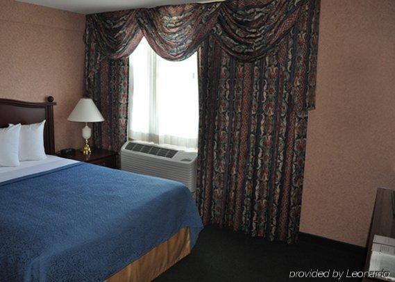 Quality Inn & Suites Brossard Rom bilde